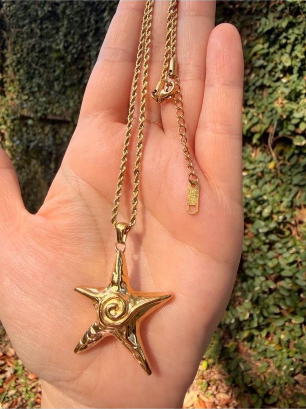 Gold Starfish Pendant Necklace Waterproof Stainless Steel - Picture 4 of 5